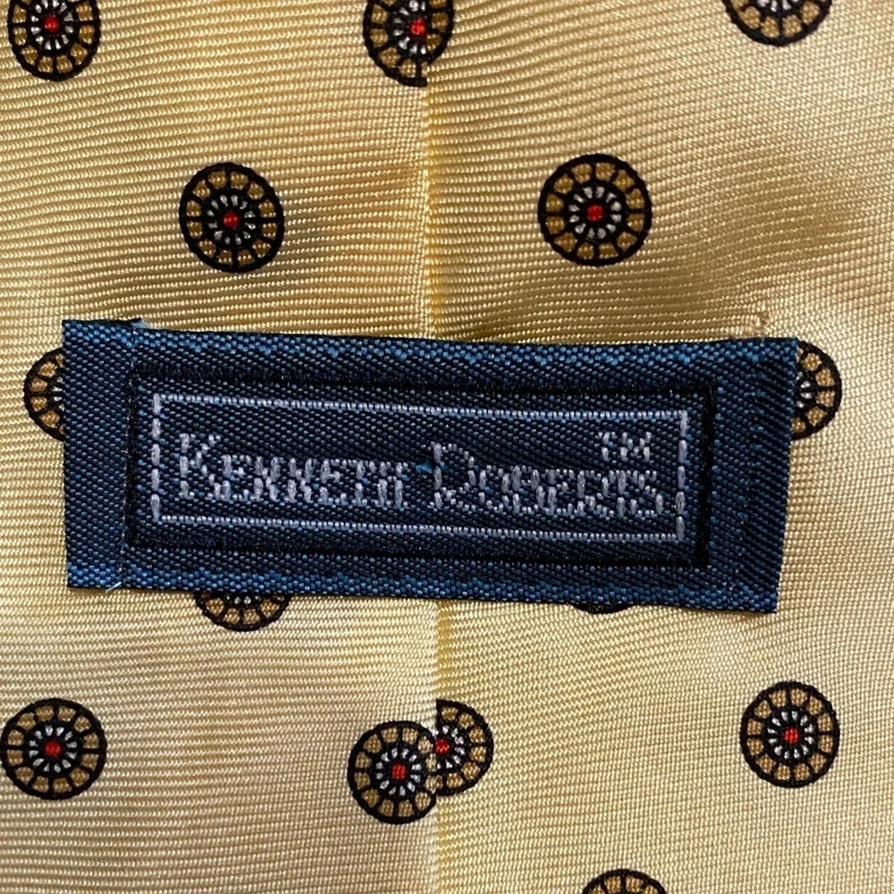 Vtg Yellow Silk Tie Medallion Pattern Made in USA Classic Mens Necktie